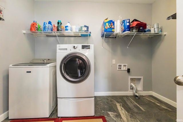 413 S Bridgewater Lane, Muncie, IN 47304