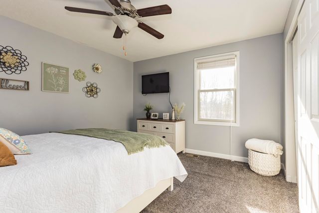 413 S Bridgewater Lane, Muncie, IN 47304