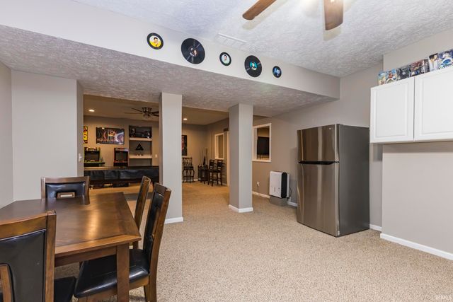 413 S Bridgewater Lane, Muncie, IN 47304