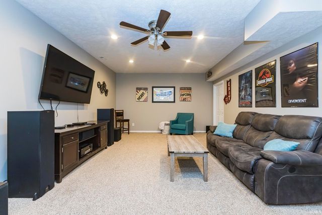 413 S Bridgewater Lane, Muncie, IN 47304