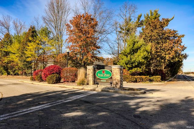 413 S Bridgewater Lane, Muncie, IN 47304