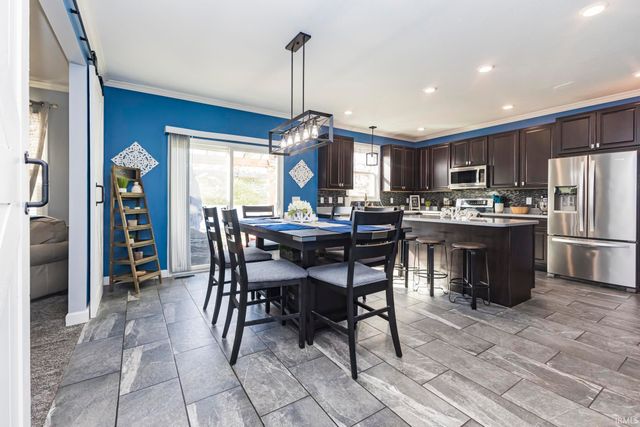 413 S Bridgewater Lane, Muncie, IN 47304