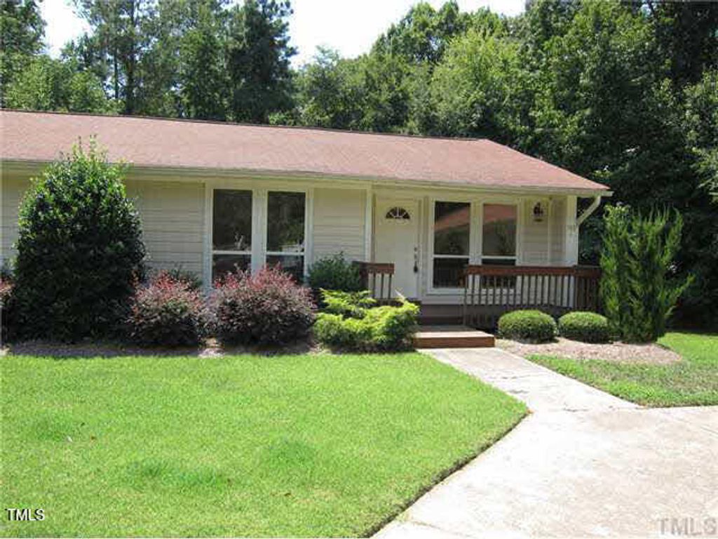 103 Westview Drive Apt J, Carrboro, NC 27510
