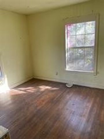 8361 Transit Street, Dallas, TX 75217