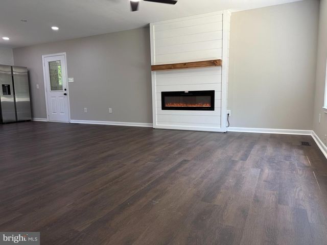 543 ELK CREEK RD, Mineral, VA 23117