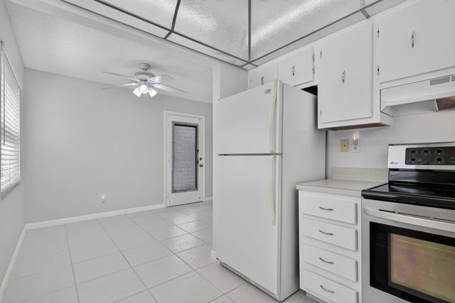 40 Burgundy A, Delray Beach, FL 33484