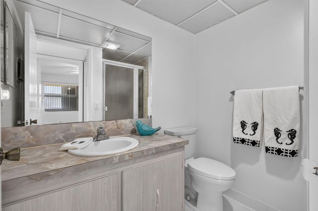 40 Burgundy A, Delray Beach, FL 33484