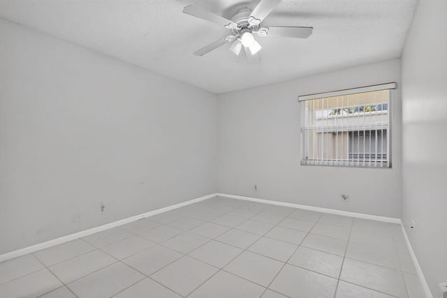 40 Burgundy A, Delray Beach, FL 33484