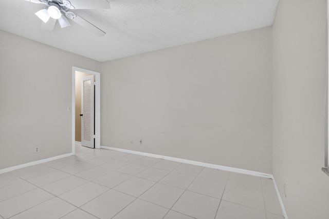40 Burgundy A, Delray Beach, FL 33484