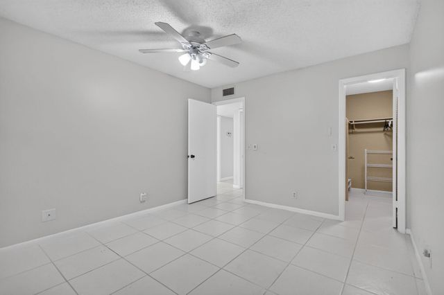 40 Burgundy A, Delray Beach, FL 33484
