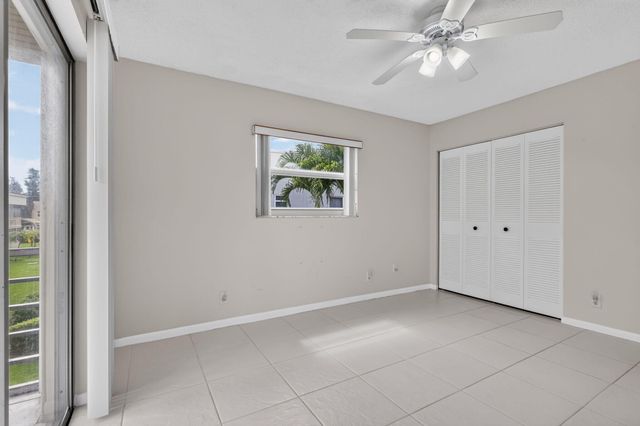 40 Burgundy A, Delray Beach, FL 33484