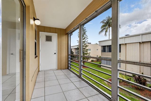 40 Burgundy A, Delray Beach, FL 33484