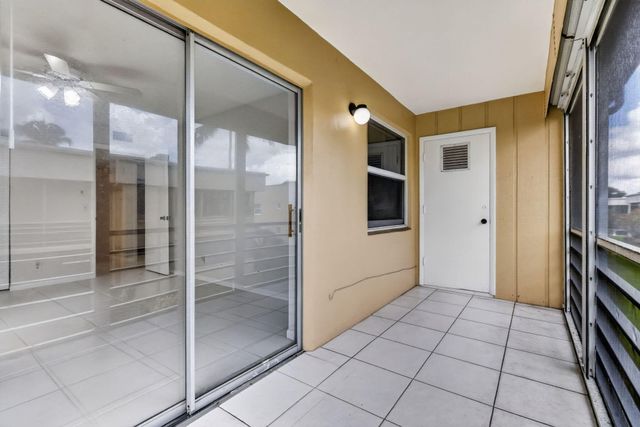 40 Burgundy A, Delray Beach, FL 33484
