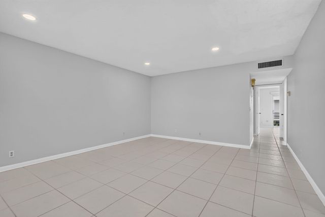 40 Burgundy A, Delray Beach, FL 33484
