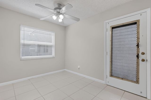 40 Burgundy A, Delray Beach, FL 33484