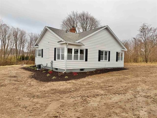 1011 N Limekiln Road, Oregon, IL 61061