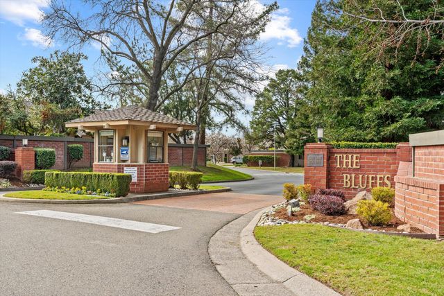 8764 Bluff Ln, Fair Oaks, CA 95628