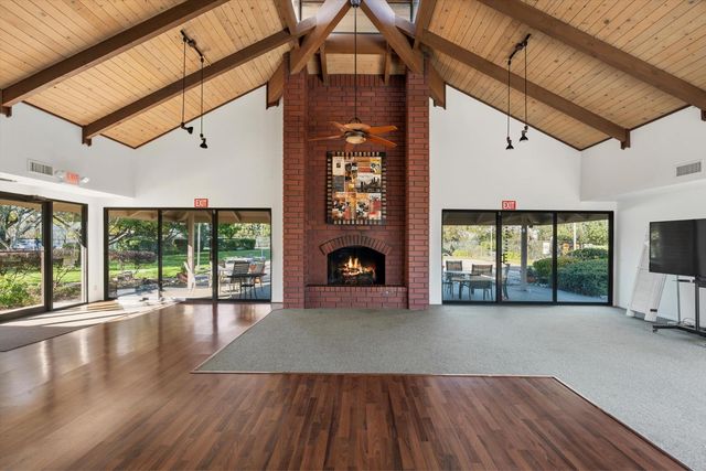 8764 Bluff Ln, Fair Oaks, CA 95628