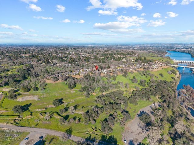 8764 Bluff Ln, Fair Oaks, CA 95628