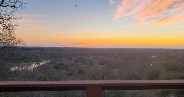 8764 Bluff Ln, Fair Oaks, CA 95628