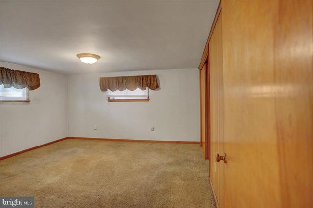312 ROXBURY RD, Shippensburg, PA 17257
