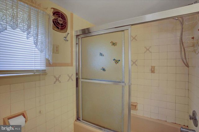 312 ROXBURY RD, Shippensburg, PA 17257