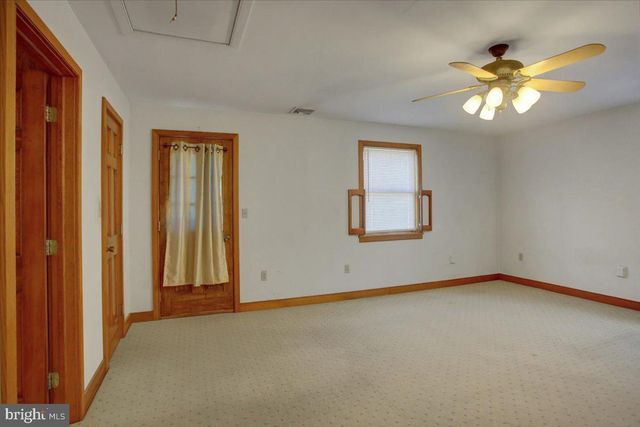 312 ROXBURY RD, Shippensburg, PA 17257