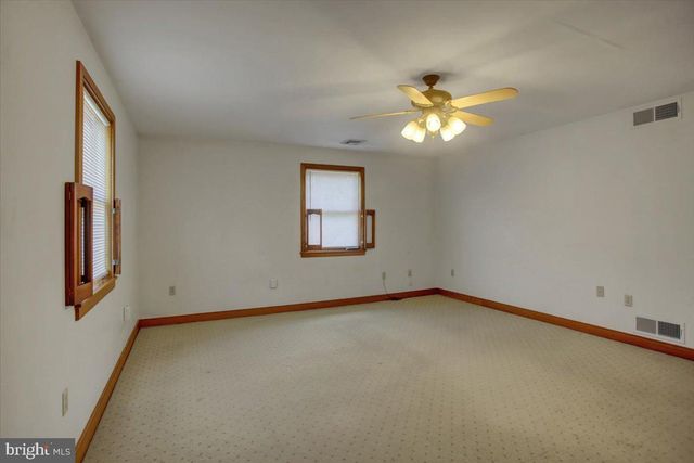 312 ROXBURY RD, Shippensburg, PA 17257
