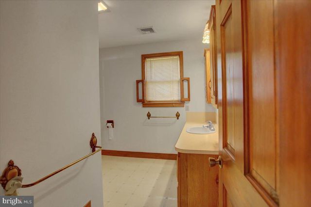 312 ROXBURY RD, Shippensburg, PA 17257