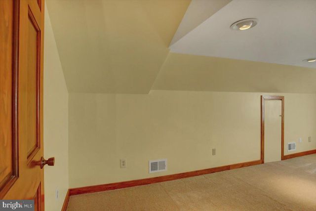 312 ROXBURY RD, Shippensburg, PA 17257