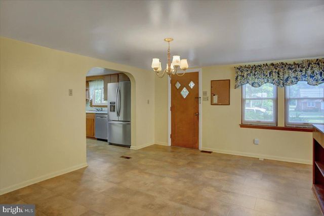 312 ROXBURY RD, Shippensburg, PA 17257