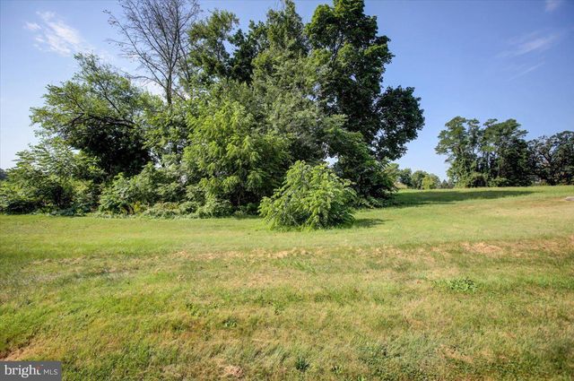312 ROXBURY RD, Shippensburg, PA 17257