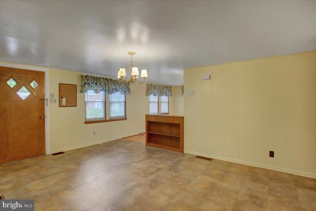 312 ROXBURY RD, Shippensburg, PA 17257