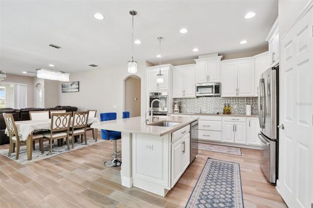 10740 PLEASANT KNOLL DRIVE, Tampa, FL 33647