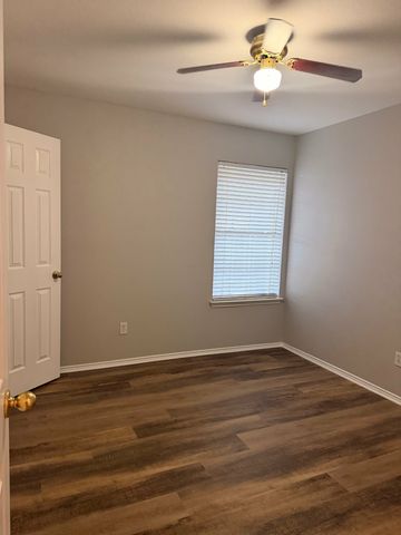 1619 Wintercrest Road, Grand Prairie, TX 75052