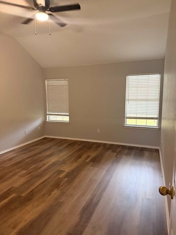 1619 Wintercrest Road, Grand Prairie, TX 75052