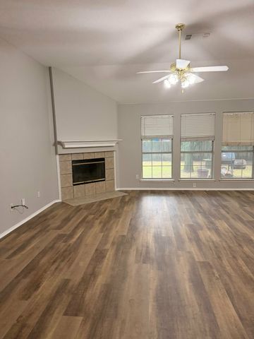 1619 Wintercrest Road, Grand Prairie, TX 75052