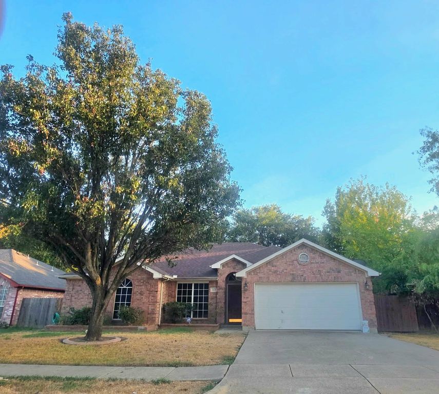 1619 Wintercrest Road, Grand Prairie, TX 75052