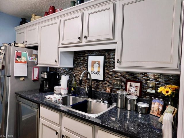 3938 Westridge Meadow Circle, Clemmons, NC 27012