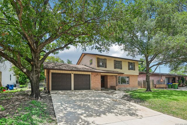 111 HANNASCH DR, San Antonio, TX 78213