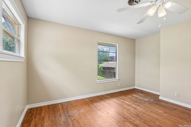 111 HANNASCH DR, San Antonio, TX 78213