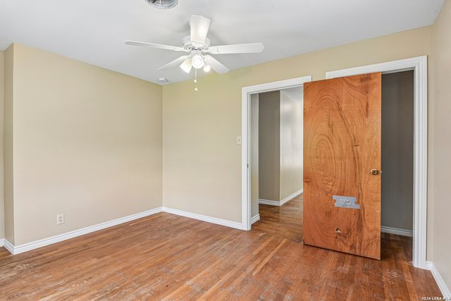 111 HANNASCH DR, San Antonio, TX 78213