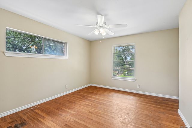 111 HANNASCH DR, San Antonio, TX 78213