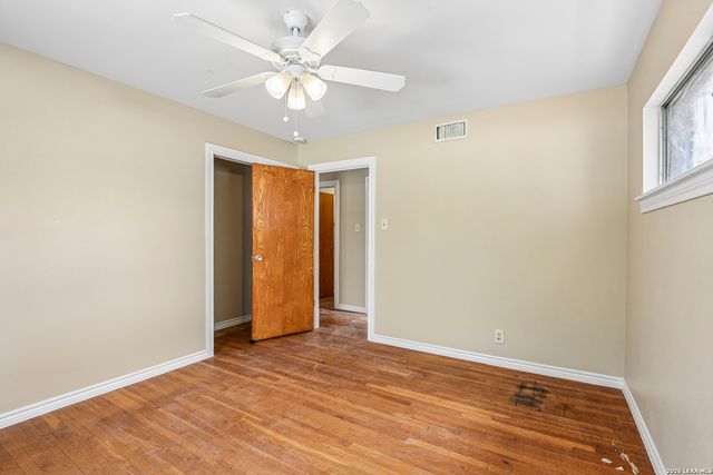 111 HANNASCH DR, San Antonio, TX 78213