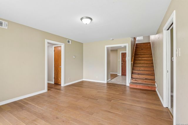 111 HANNASCH DR, San Antonio, TX 78213