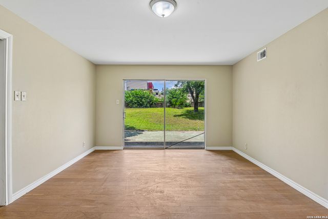 111 HANNASCH DR, San Antonio, TX 78213