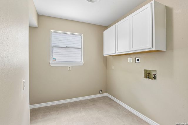 111 HANNASCH DR, San Antonio, TX 78213