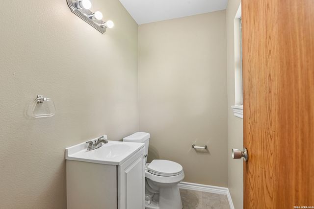 111 HANNASCH DR, San Antonio, TX 78213