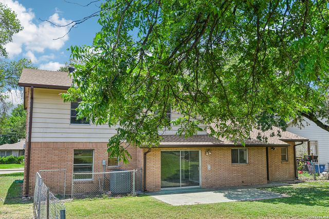111 HANNASCH DR, San Antonio, TX 78213