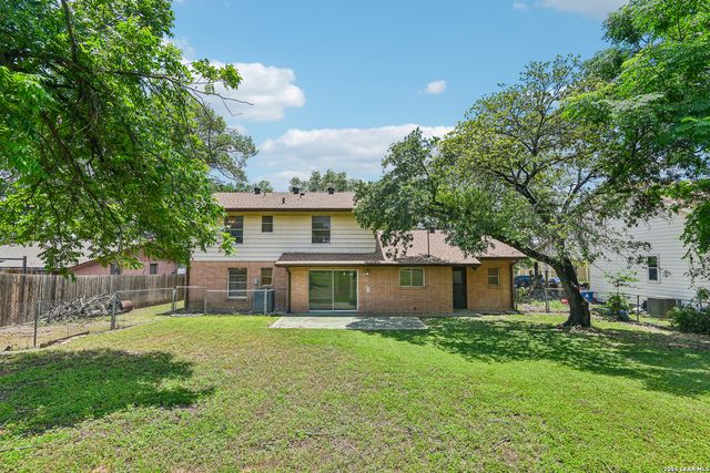 111 HANNASCH DR, San Antonio, TX 78213